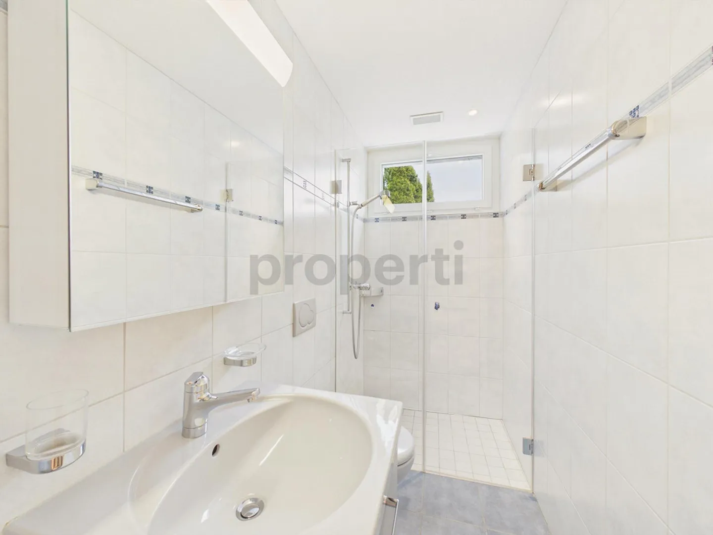 Appartement lumineux de 4,5 pièces avec balcon et part de jardin, Zumikon - Photo 15 sur 16