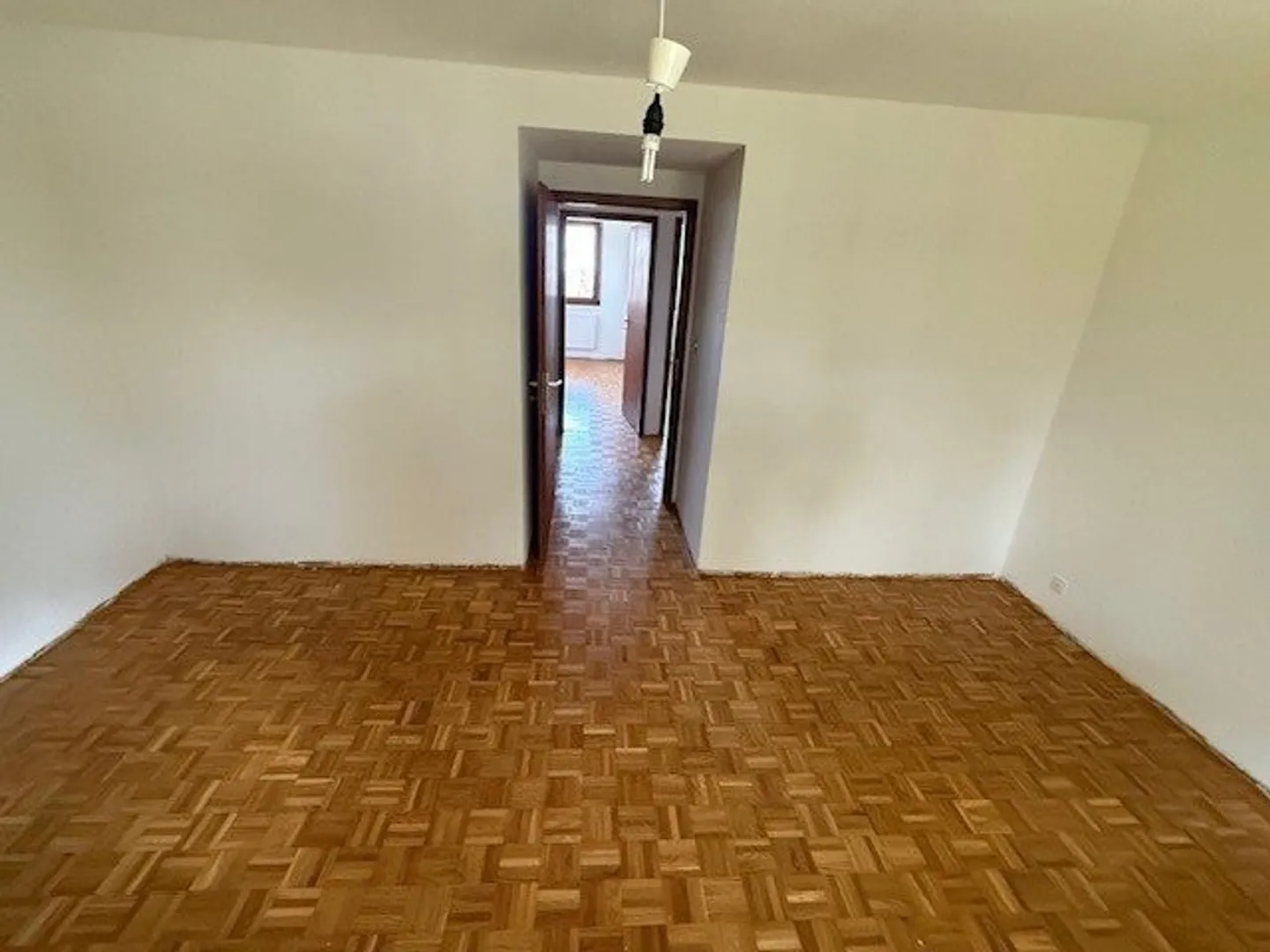 Pretty 4.5-room apartment with lake view - Photo 4 of 5