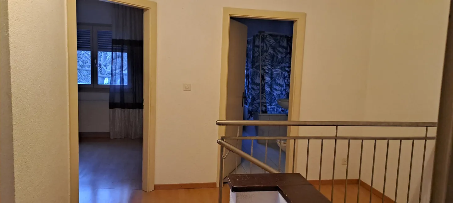 Row house for sale - Photo 9 of 18