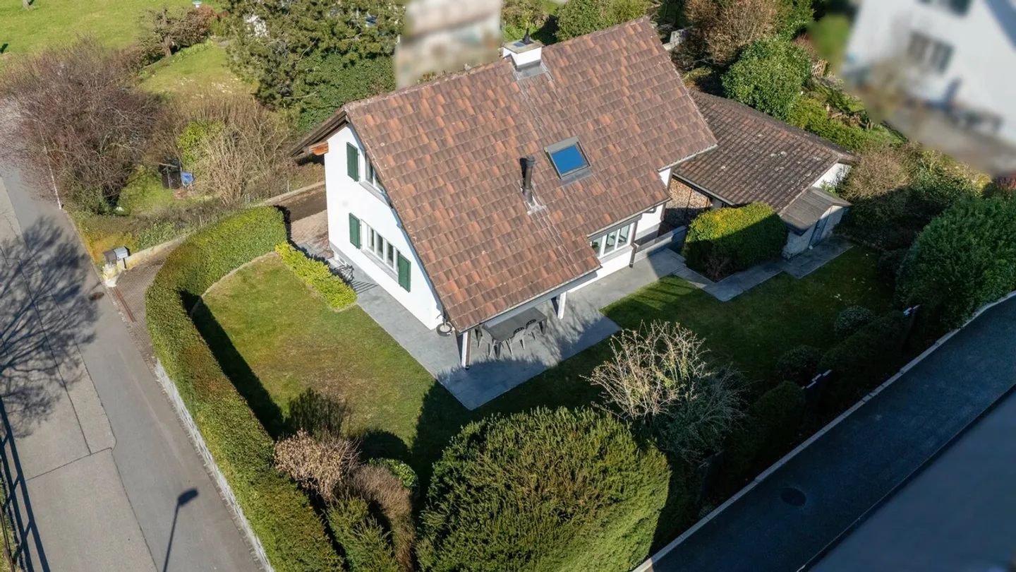Casa unifamiliare indipendente di 4,5 locali con garage - Foto 1 di 33