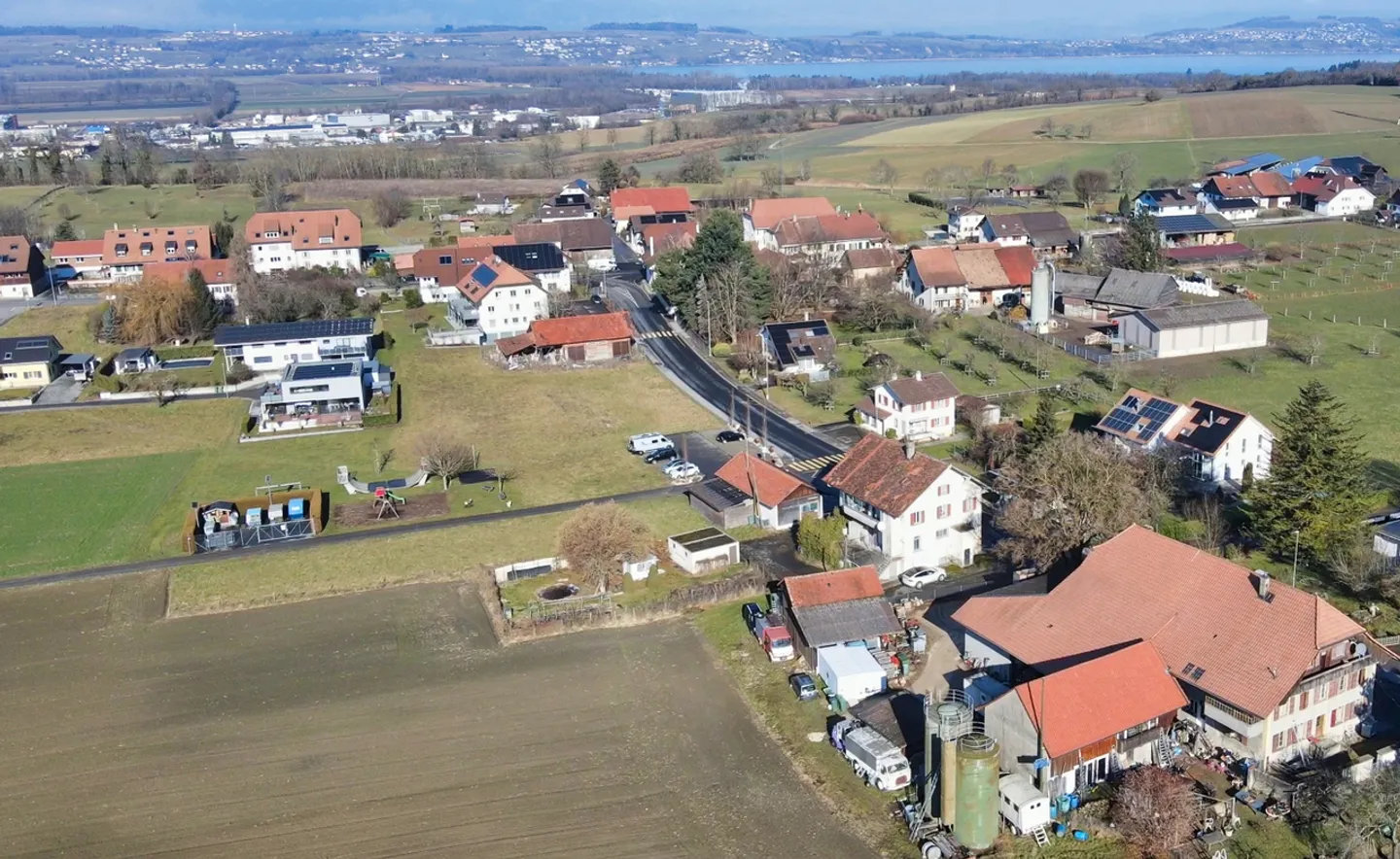 Dorfhaus zu renovieren mit Grundstück von 1.805 m2 in Donatyre / VD - Foto 5 von 21