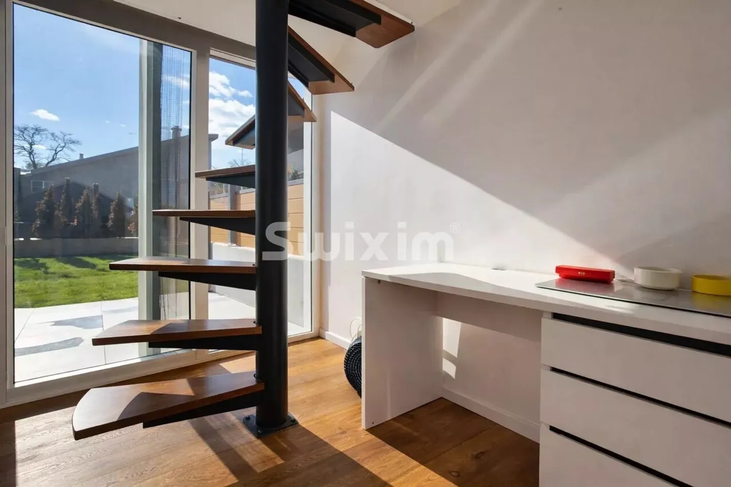 VILLA CONTEMPORANEA PROGETTATA DA UN ARCHITETTO NEL CUORE DI UNA CASA DI VILLAGGIO AUTENTICA - Foto 8 di 13