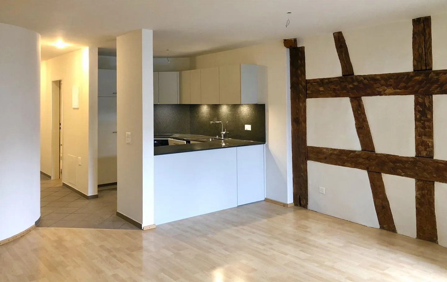 Appartamento attraente di 3,5 stanze in affitto nel centro storico - Foto 2 di 8