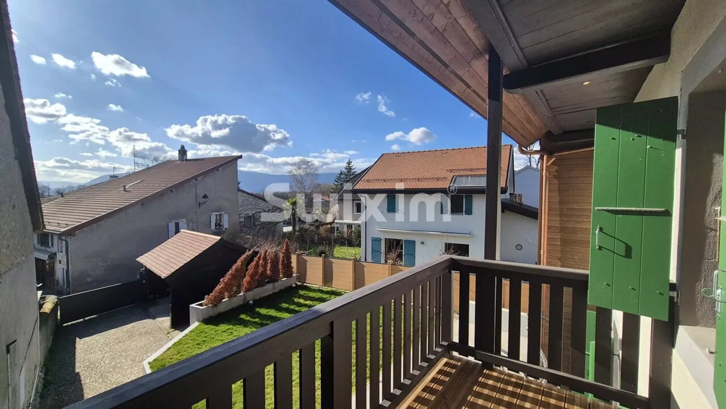 VILLA CONTEMPORANEA PROGETTATA DA UN ARCHITETTO NEL CUORE DI UNA CASA DI VILLAGGIO AUTENTICA - Foto 11 di 13