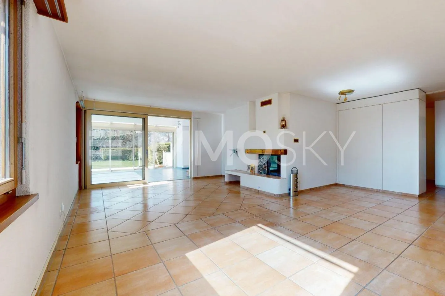 RESERVED - Beautiful Ground Floor Apartment with Veranda and Panoramic View - Photo 4 of 5