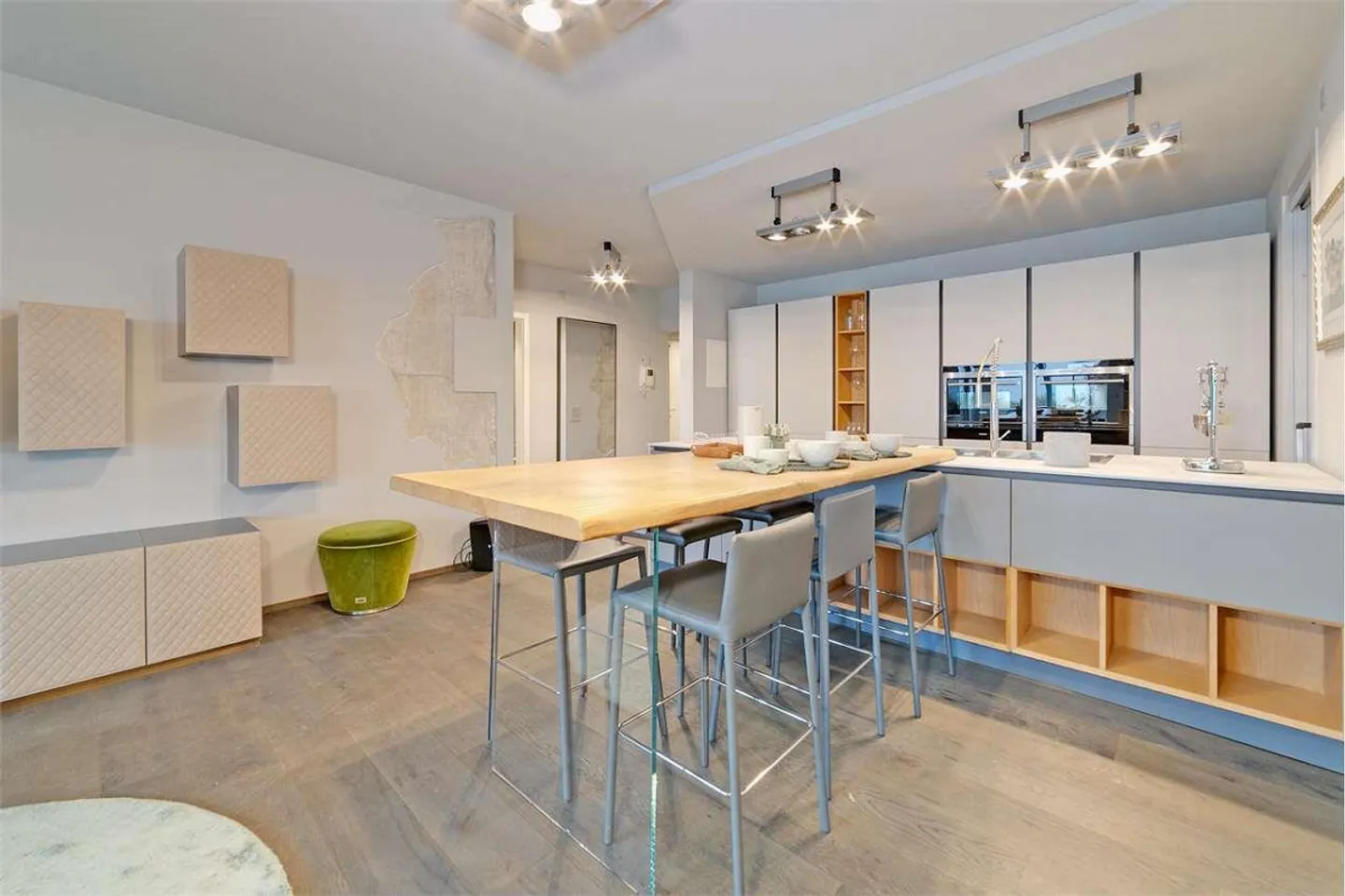 Prestigious 3.5-room apartment with lake view in Porza - Photo 8 of 13