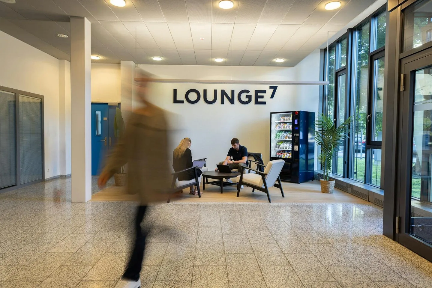 GWERB7 - 346m2 Spazio ufficio attraente con showroom e ingresso lounge... - Foto 3 di 10