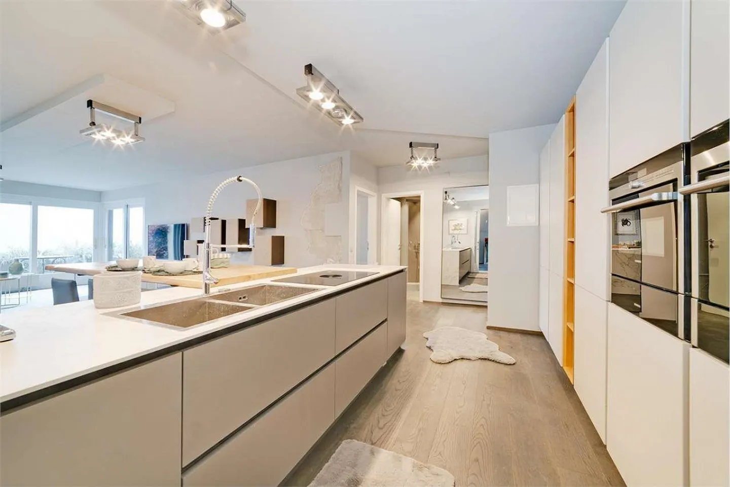 Prestigious 3.5-room apartment with lake view in Porza - Photo 7 of 13