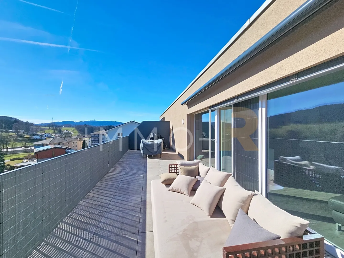 3.5 rooms in attic - Photo 2 of 9