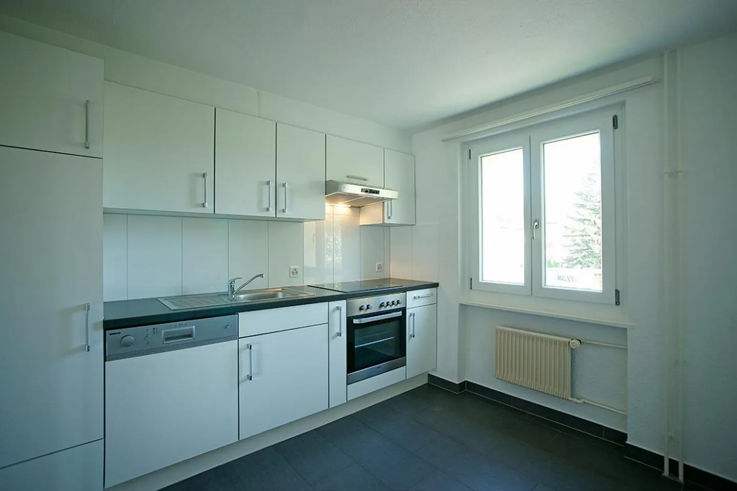 3-room apartment with large balcony - Photo 2 of 9