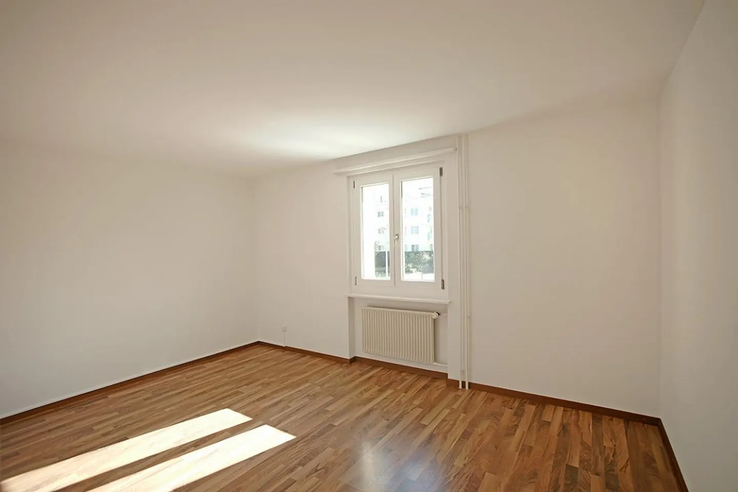 3-room apartment with large balcony - Photo 5 of 9