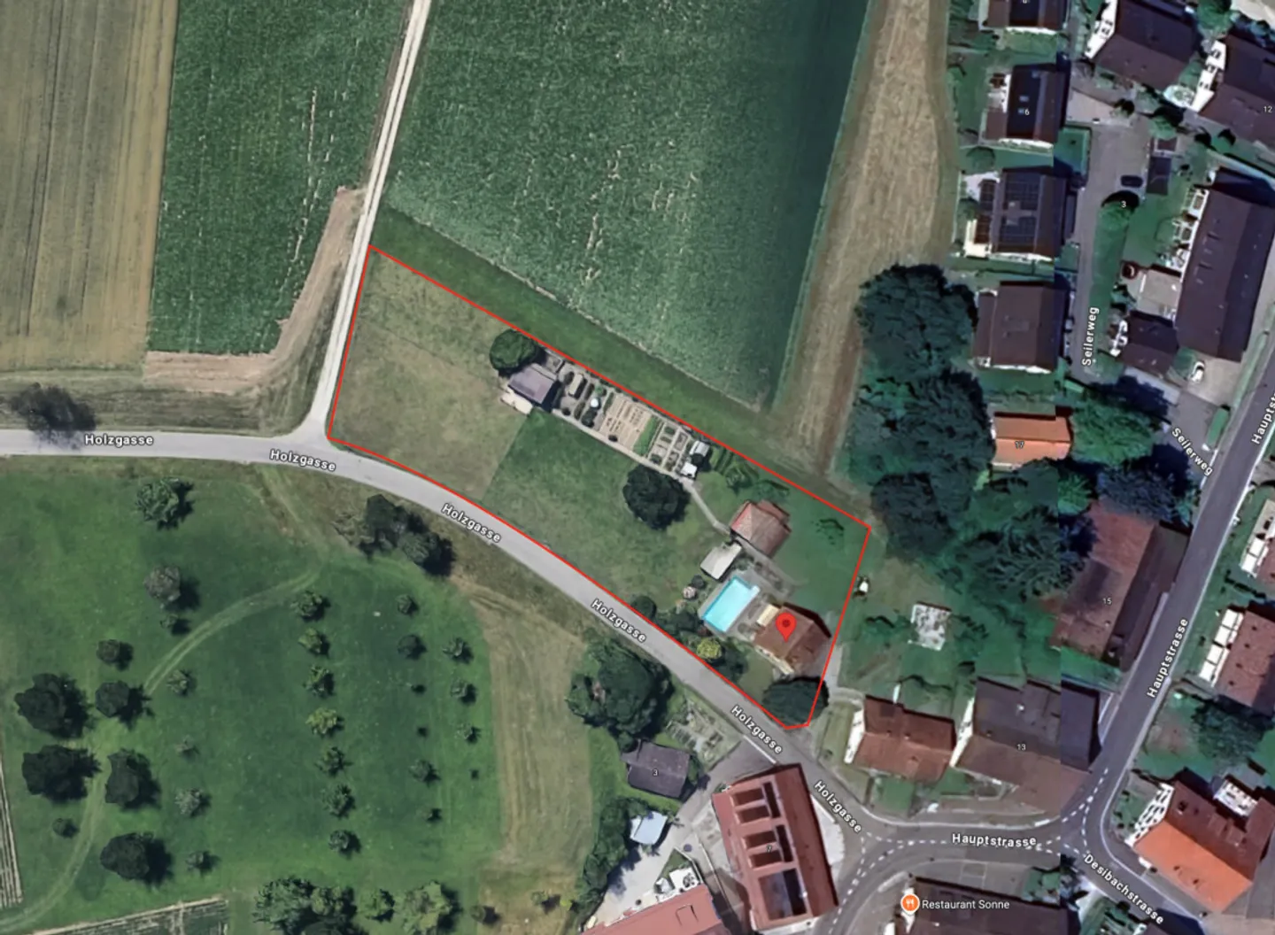 Attractive building plot with additional agricultural zone - Photo 1 of 3