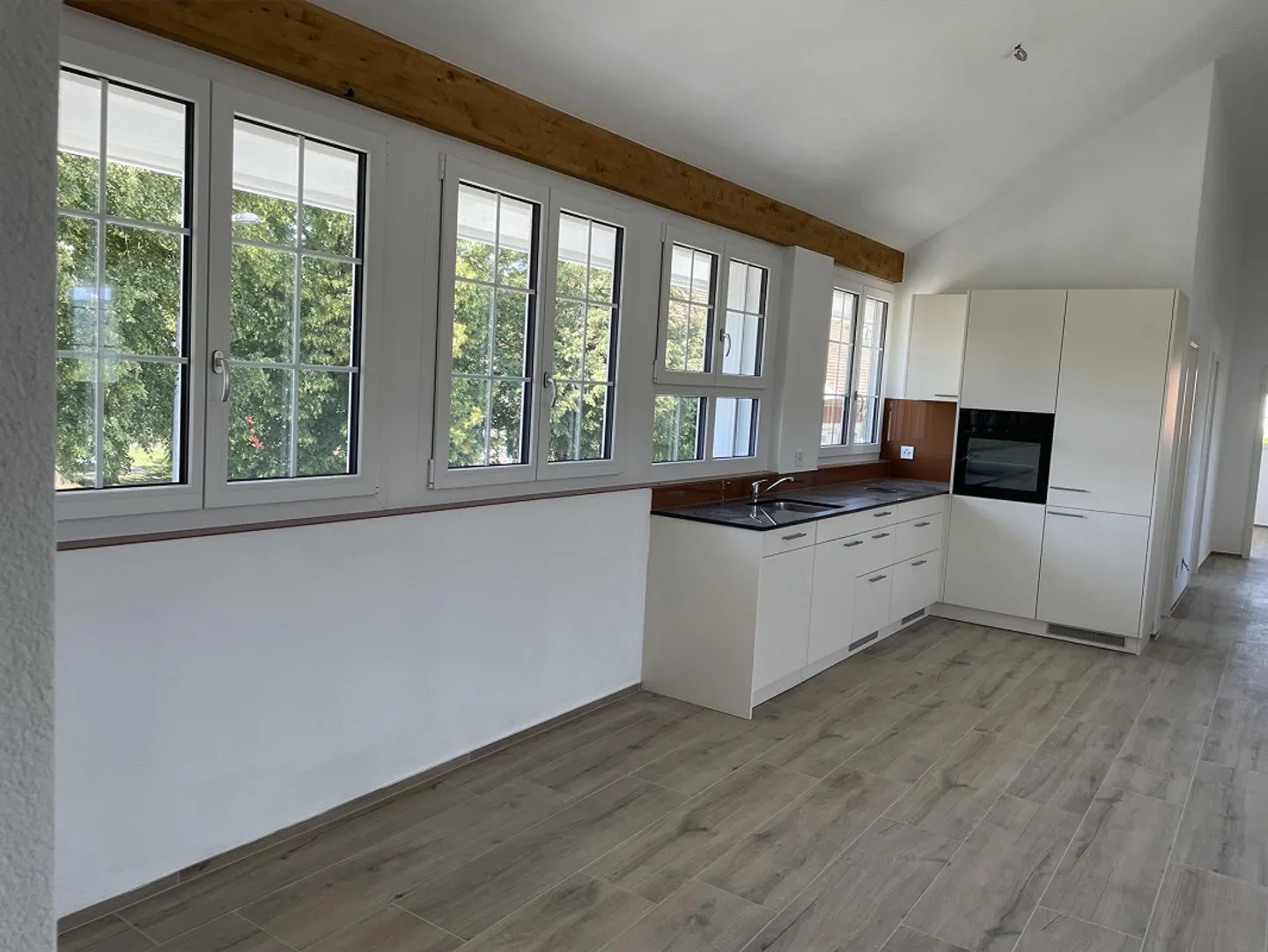 Bright 4.5 room apartment in the former watch factory Wolfwil - Photo 2 of 9