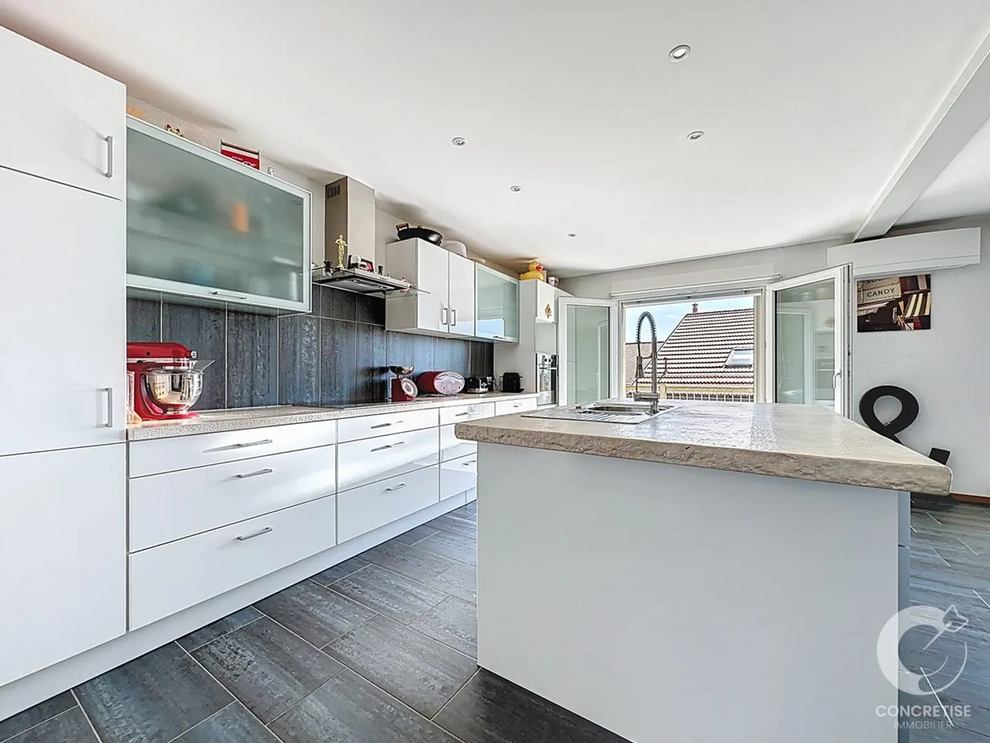 Duplex familiare che unisce spazio e comfort - Foto 3 di 12