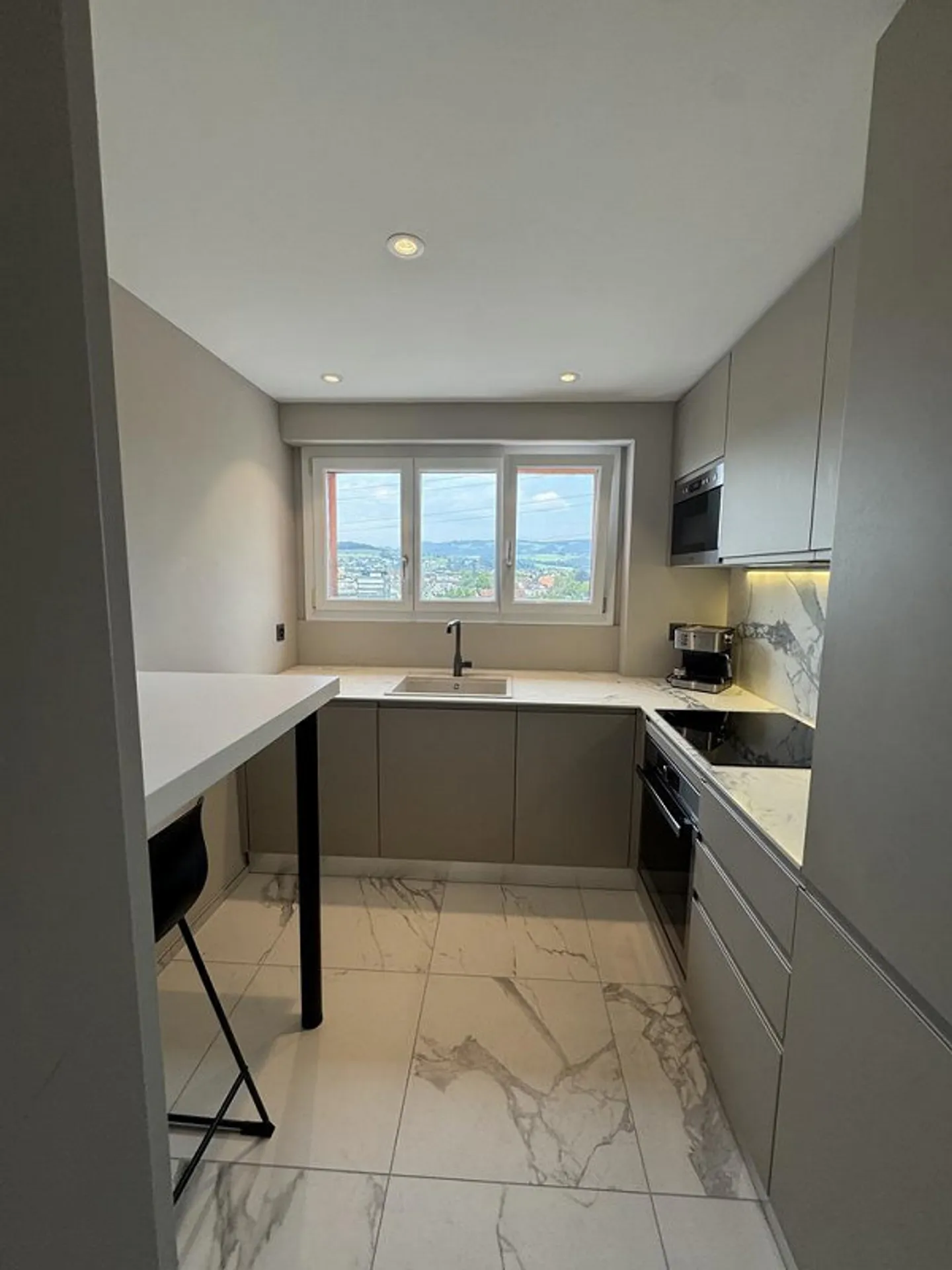 Appartement meublé de 4,5 pièces à louer - Photo 5 sur 6