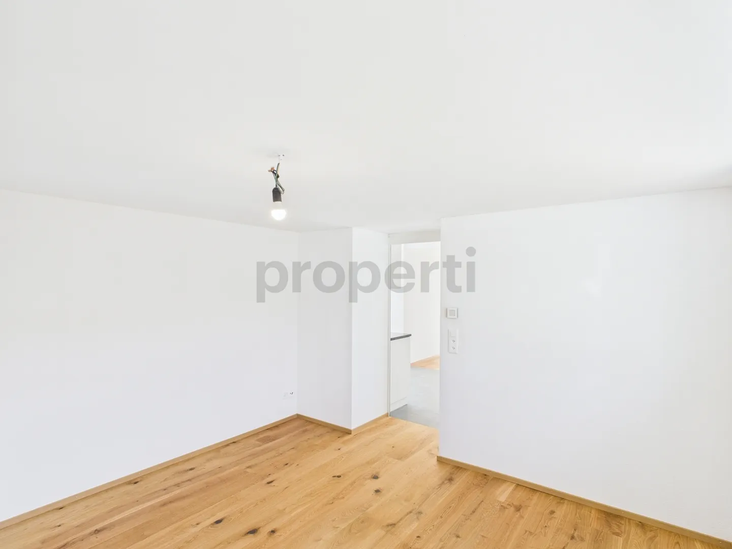 Exclusive 2.5-room apartment in Oberwil - Photo 9 of 13