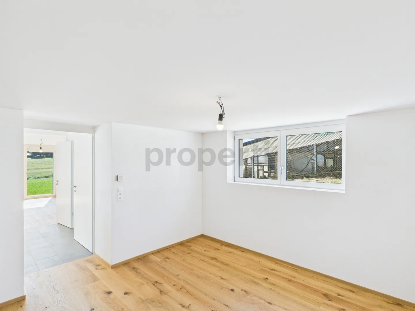 Exclusive 2.5-room apartment in Oberwil - Photo 10 of 13