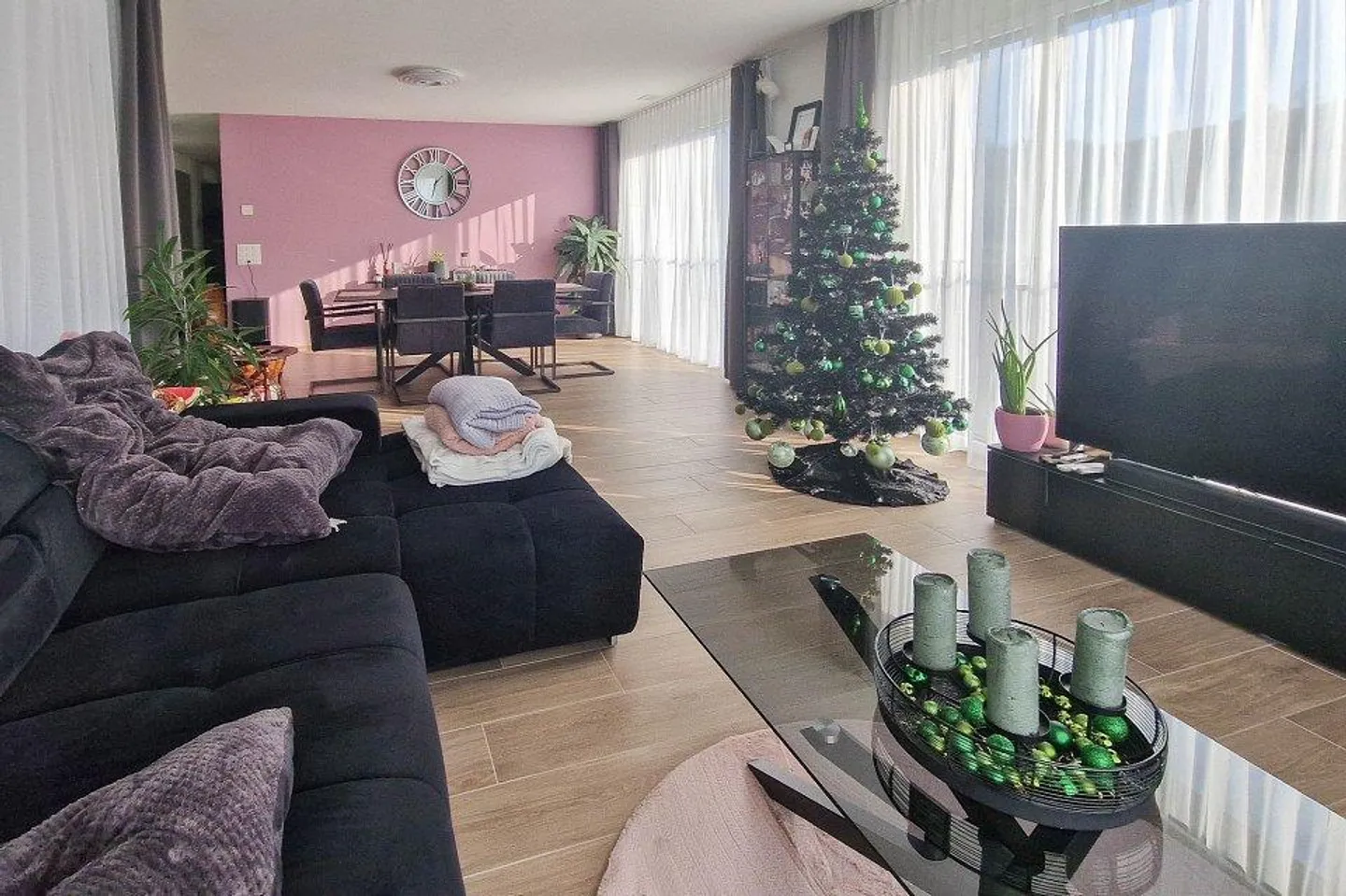 Modern living near the village edge - Photo 3 of 11