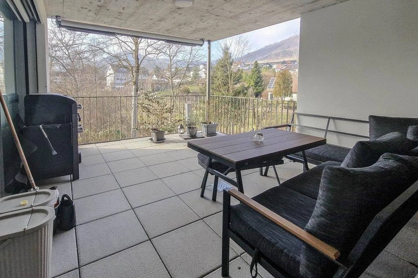 Modern living near the village edge - Photo 5 of 11