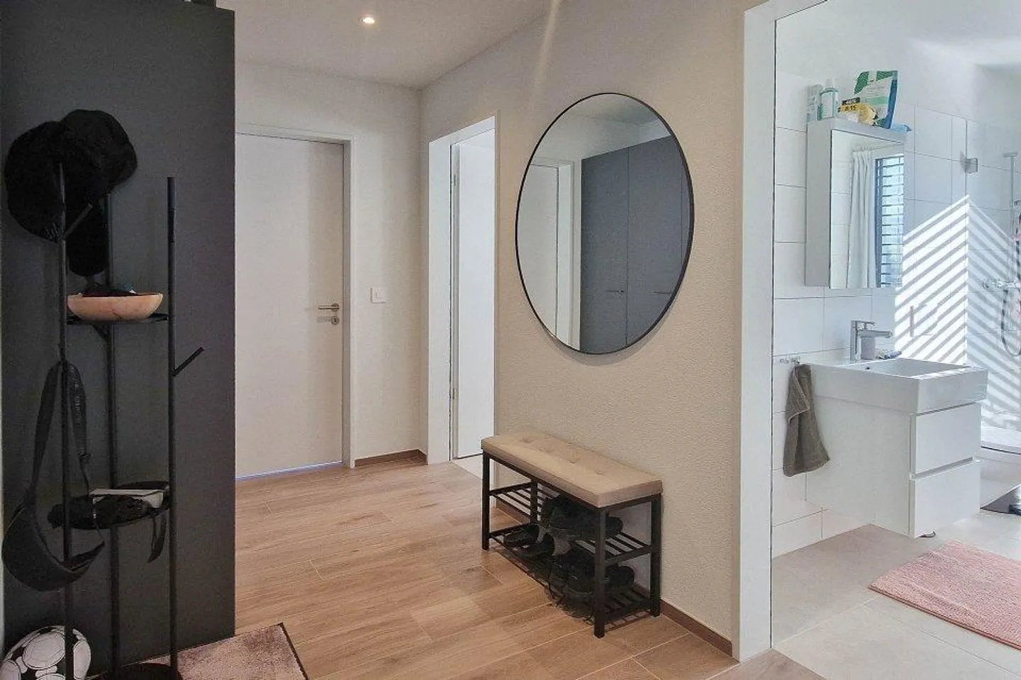 Modern living near the village edge - Photo 7 of 11