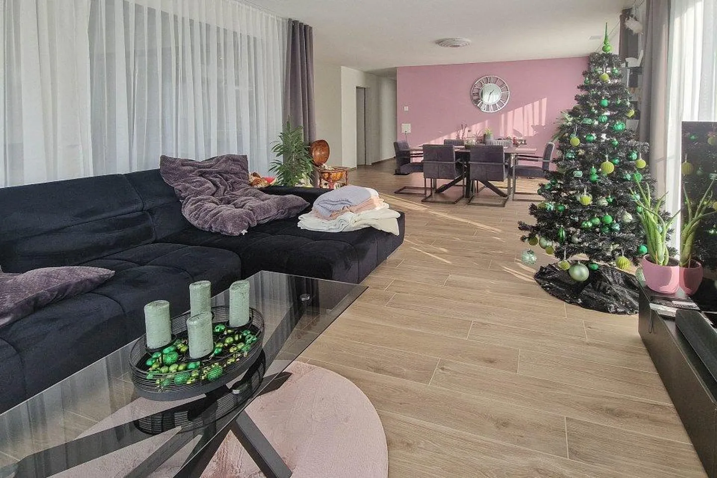 Modern living near the village edge - Photo 8 of 11