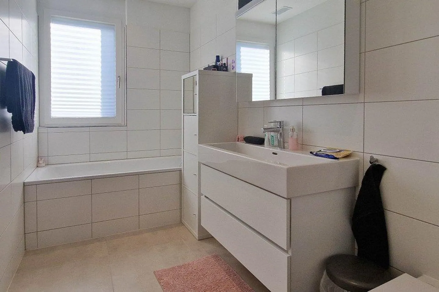 Modern living near the village edge - Photo 11 of 11