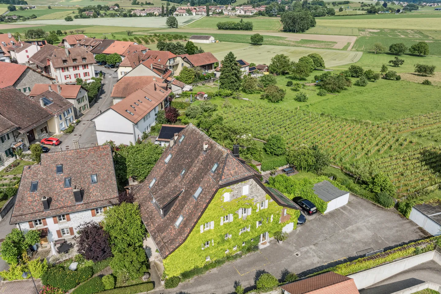 5.5 pièces dans une ravissante petite PPE à 15 min de Lausanne - Photo 15 sur 16