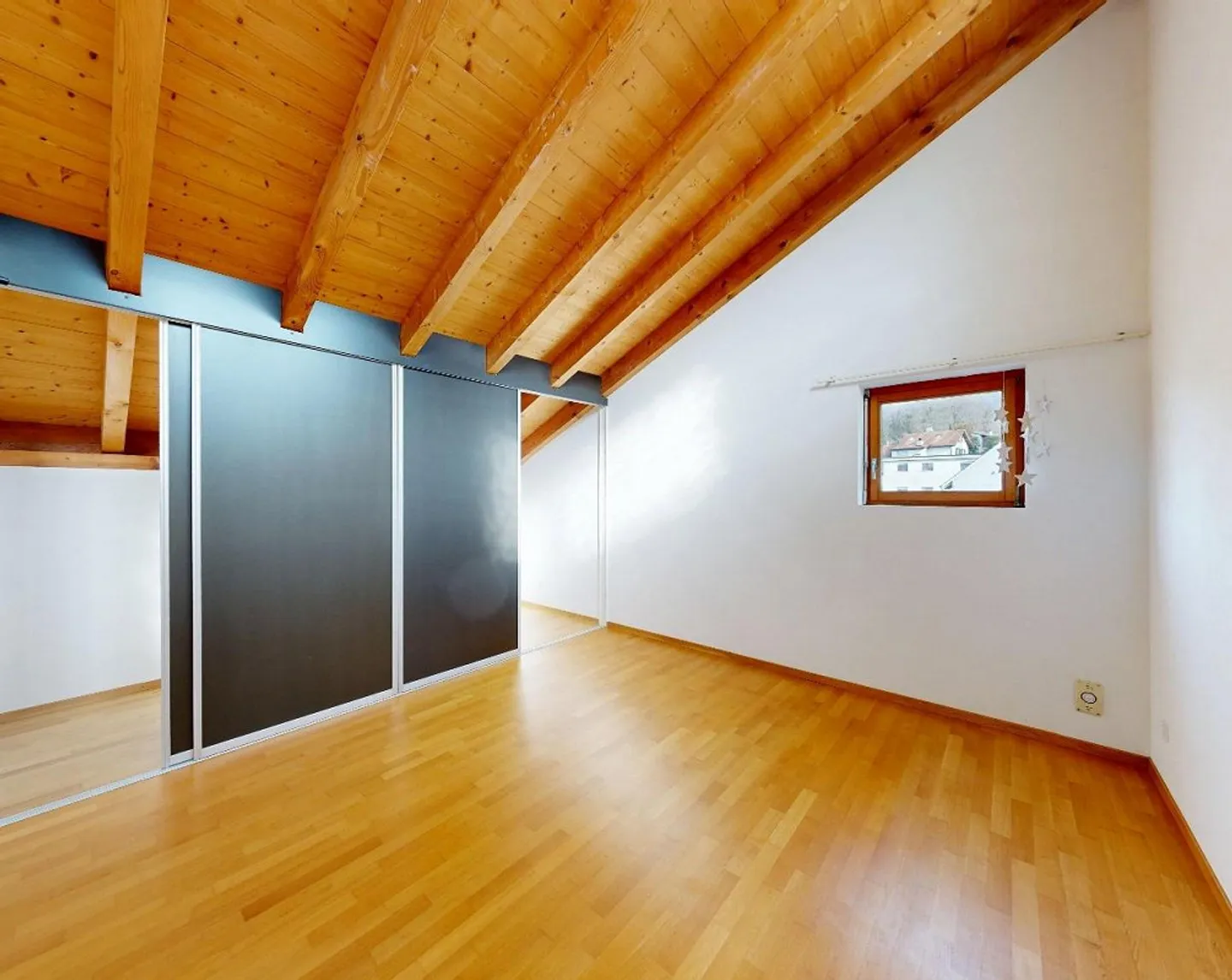 with unique room structure - Photo 13 of 15