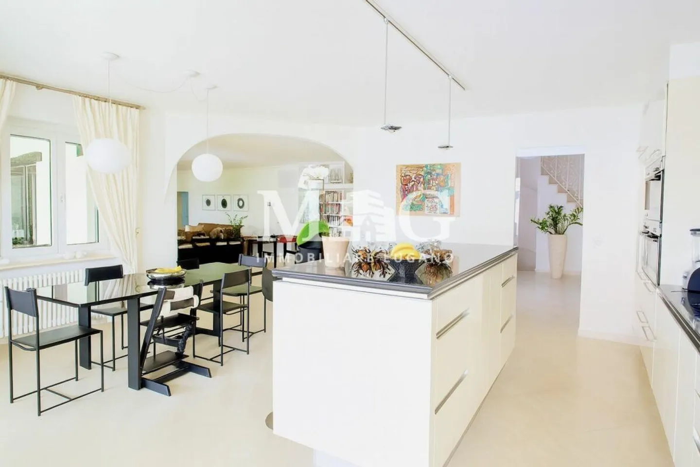 Lugano: Villa mit Seeblick, 6 Räume, exklusive Gelegenheit - Foto 7 di 15
