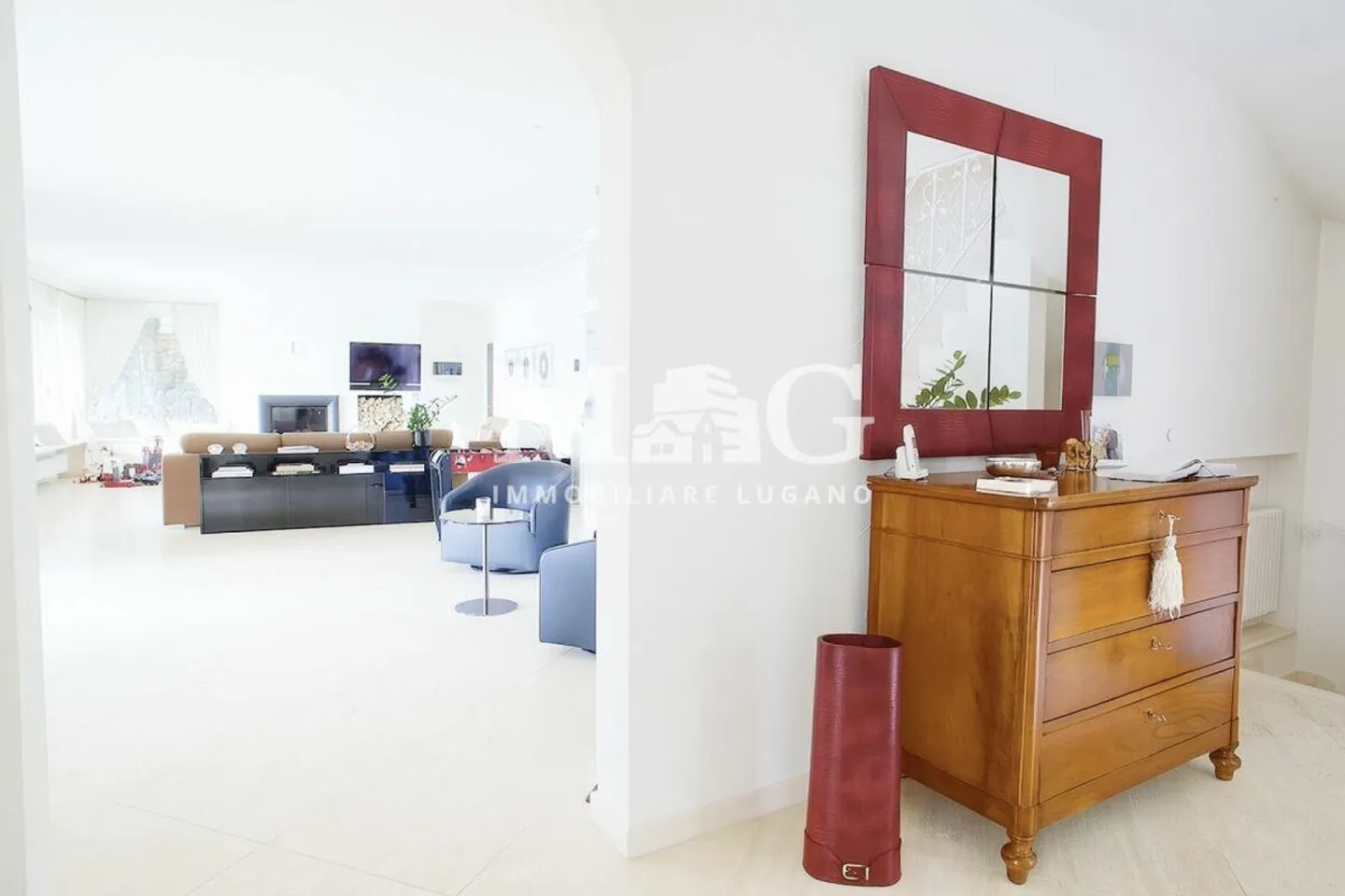 Lugano: Villa mit Seeblick, 6 Räume, exklusive Gelegenheit - Foto 13 di 15
