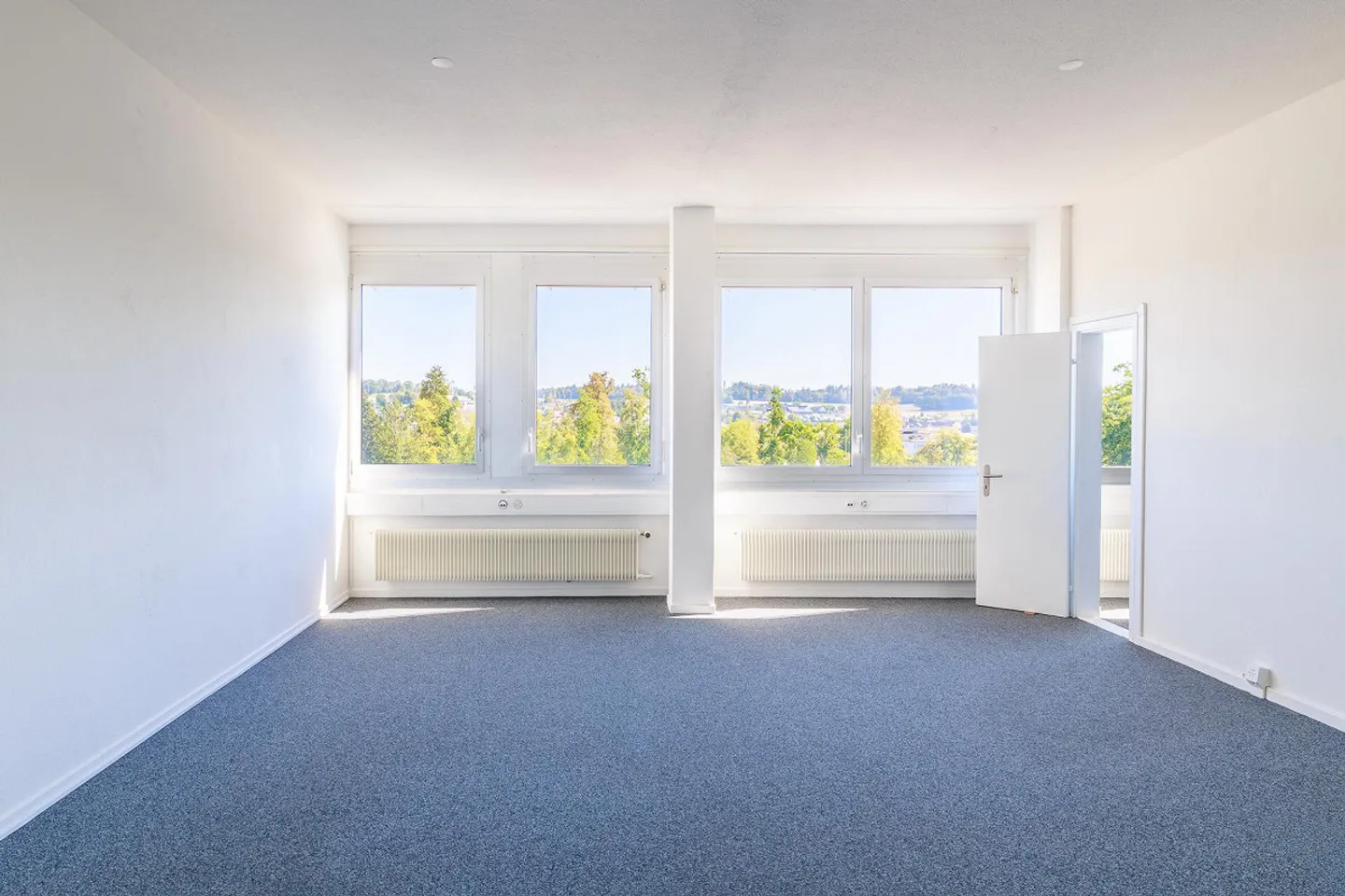 Spacious office and / or commercial space with loft character - Photo 5 of 12