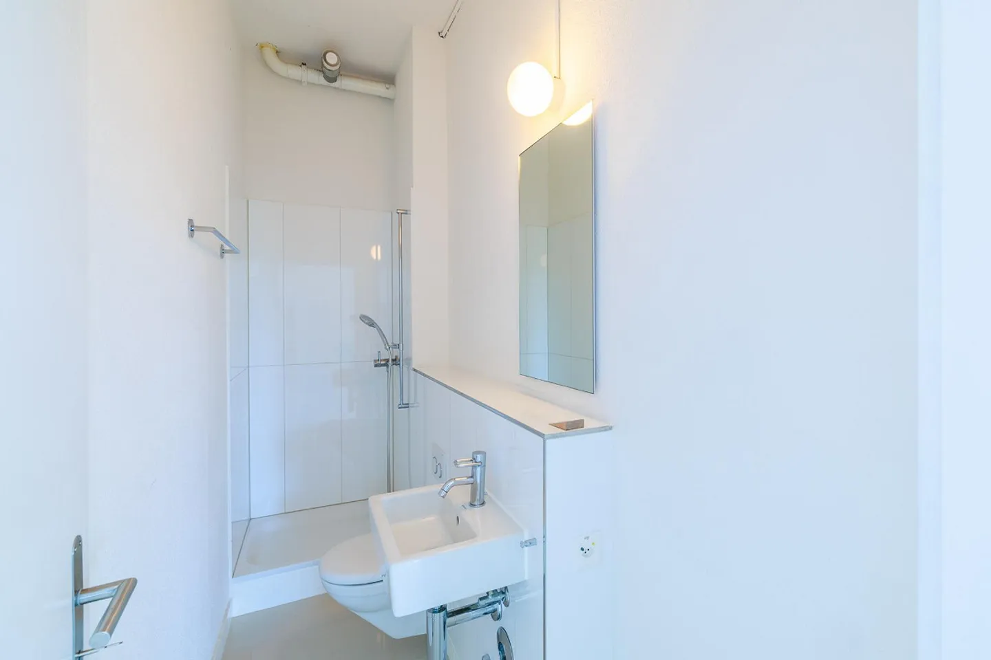 Spacious office and / or commercial space with loft character - Photo 9 of 12