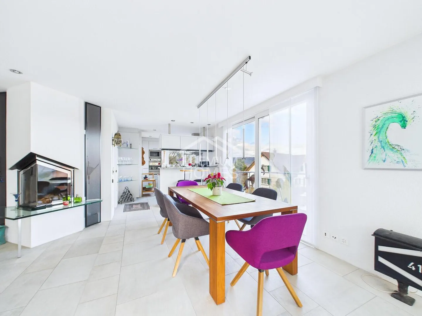 Stylish Family Home with Garden - Photo 3 of 13