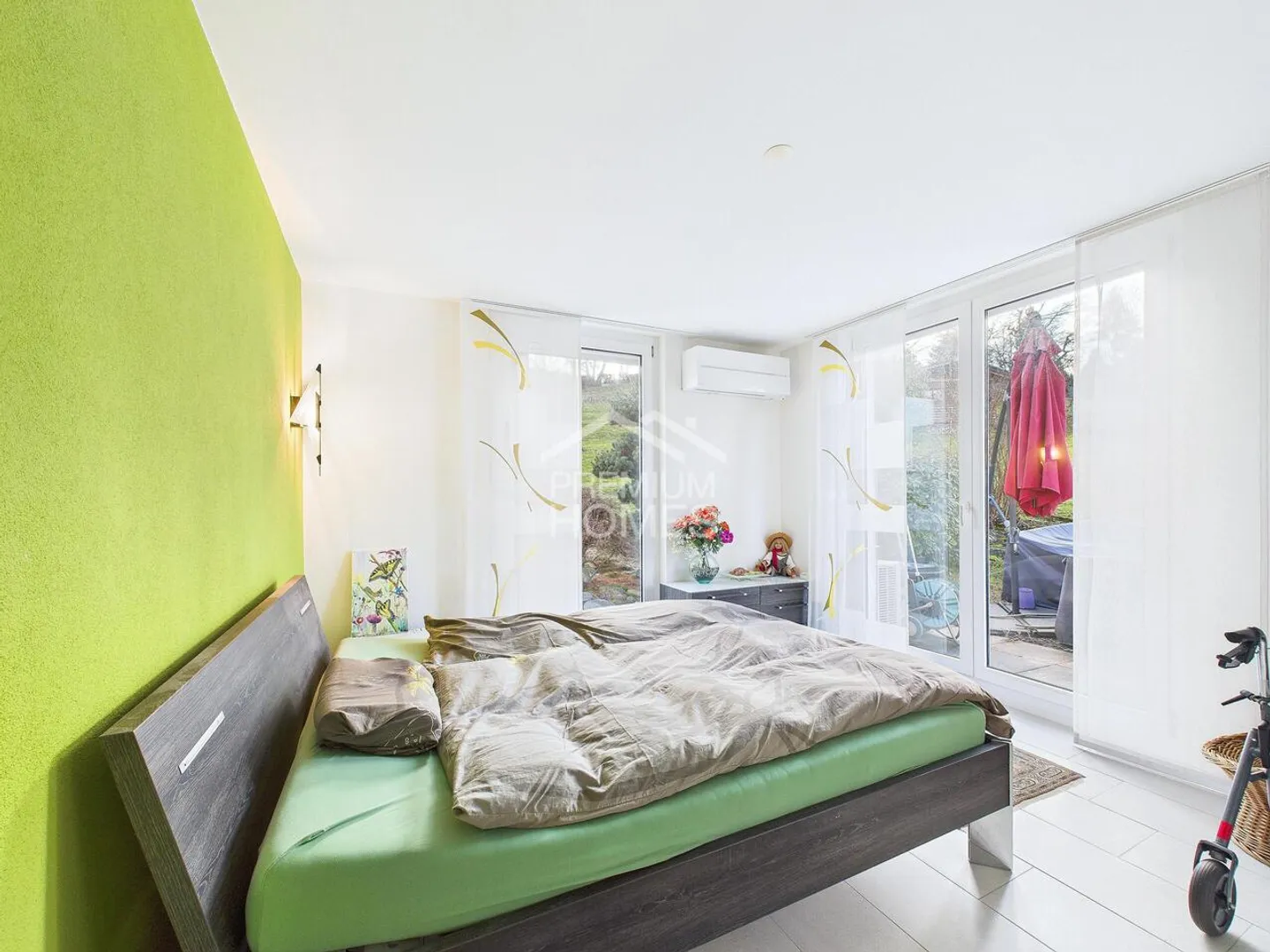 Stylish Family Home with Garden - Photo 6 of 13