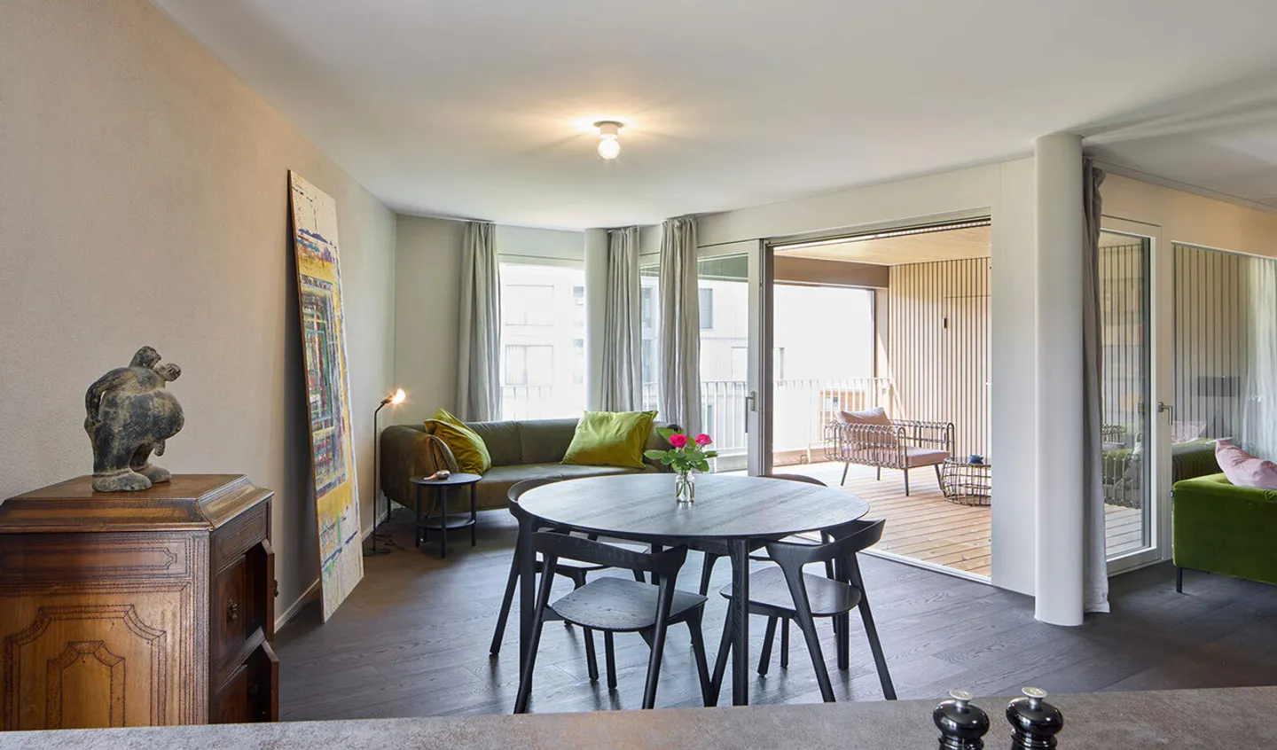 Stunning Garden Apartment in Central Location - Photo 3 of 8