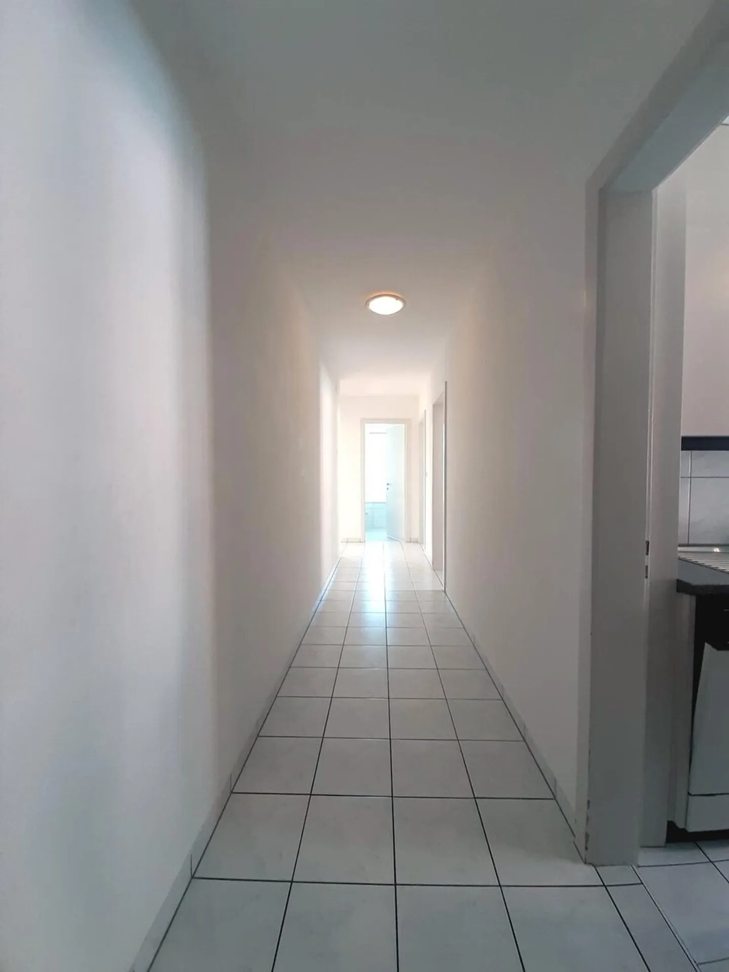 Appartamento confortevole in una posizione centrale - Foto 3 di 10