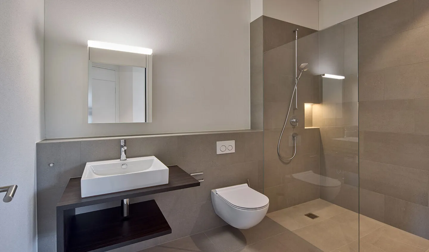 Stunning Garden Apartment in Central Location - Photo 4 of 8