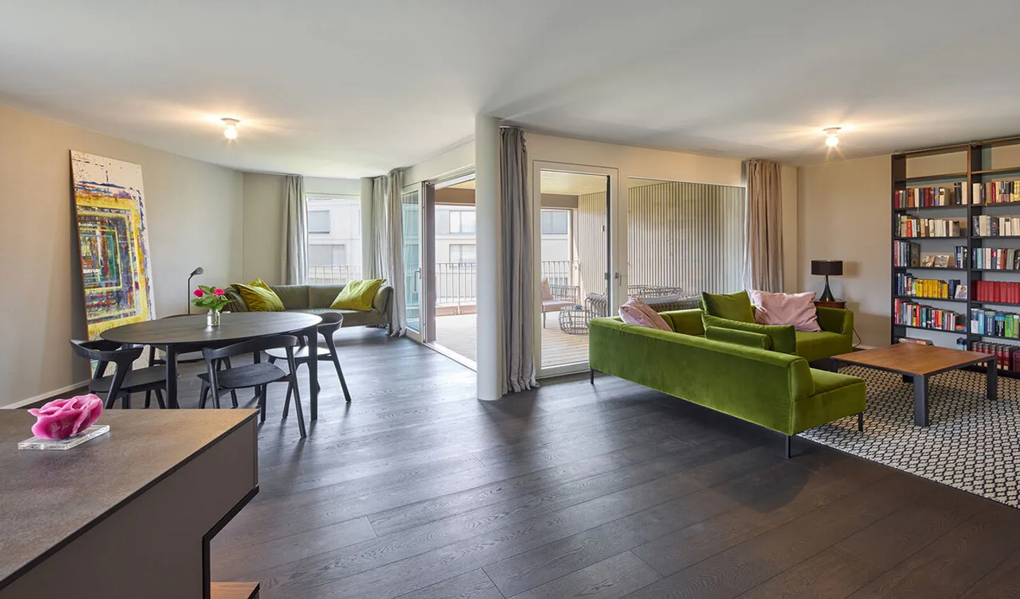 Stunning Garden Apartment in Central Location - Photo 2 of 8