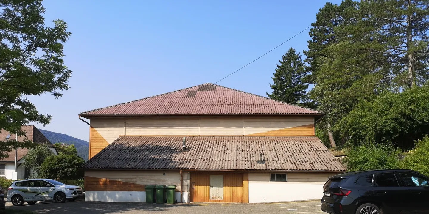 Sports complex dedicated to tennis, with building land reserved - Photo 6 of 17