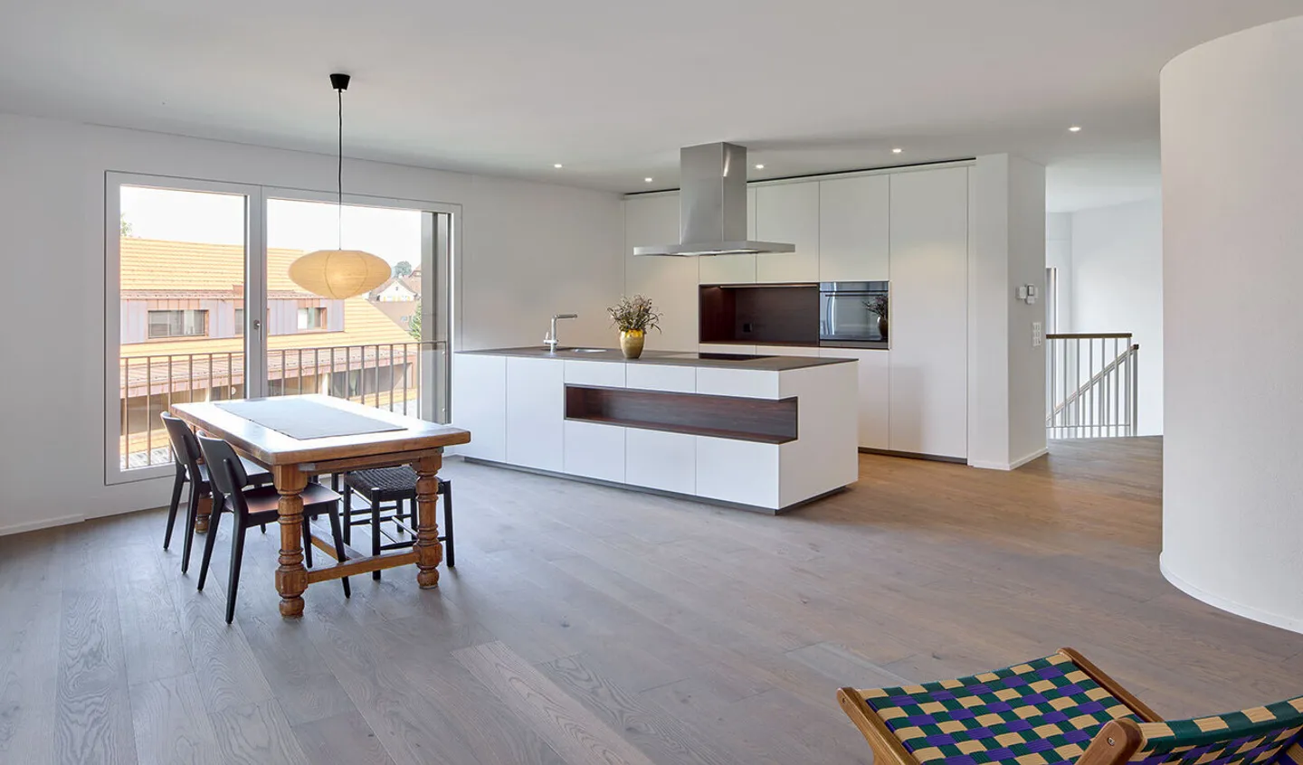 Stunning Garden Apartment in Central Location - Photo 5 of 8