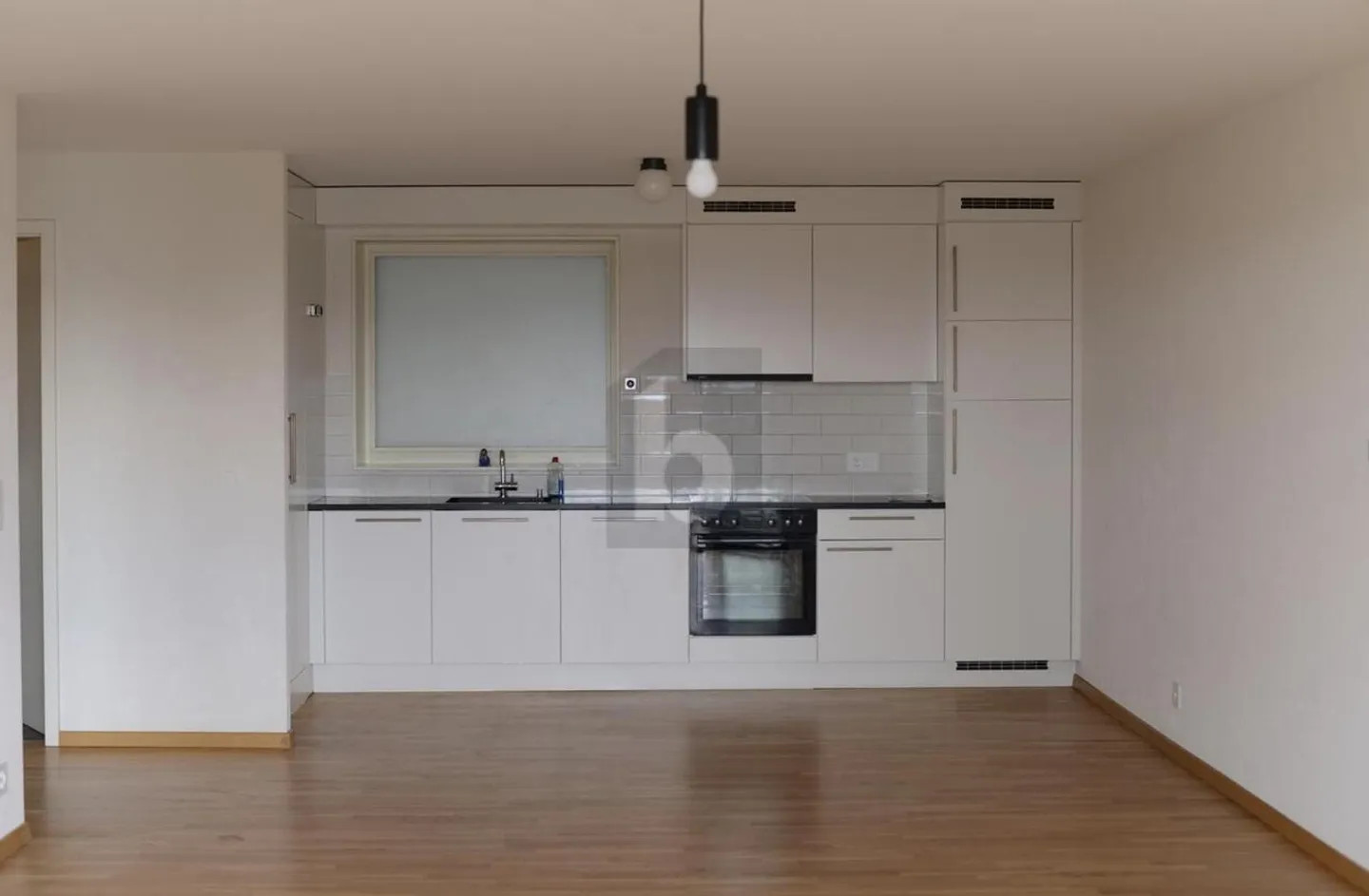 NOUVEAU BÂTIMENT COMMERCIAL ET CENTRAL - Photo 4 sur 6