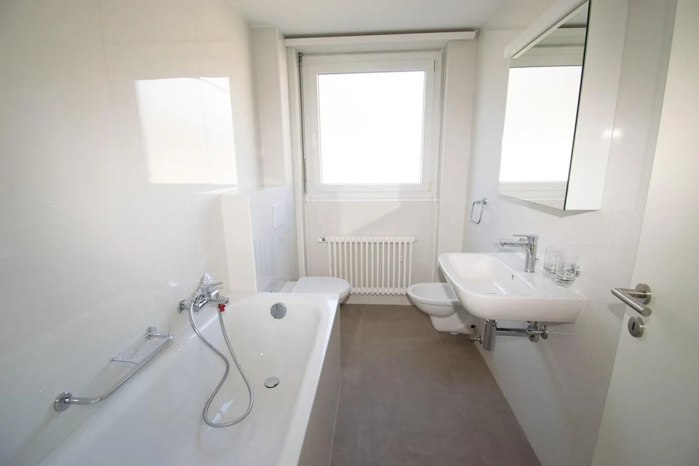 Première location après rénovation totale / Emplacement central - Photo 7 sur 13