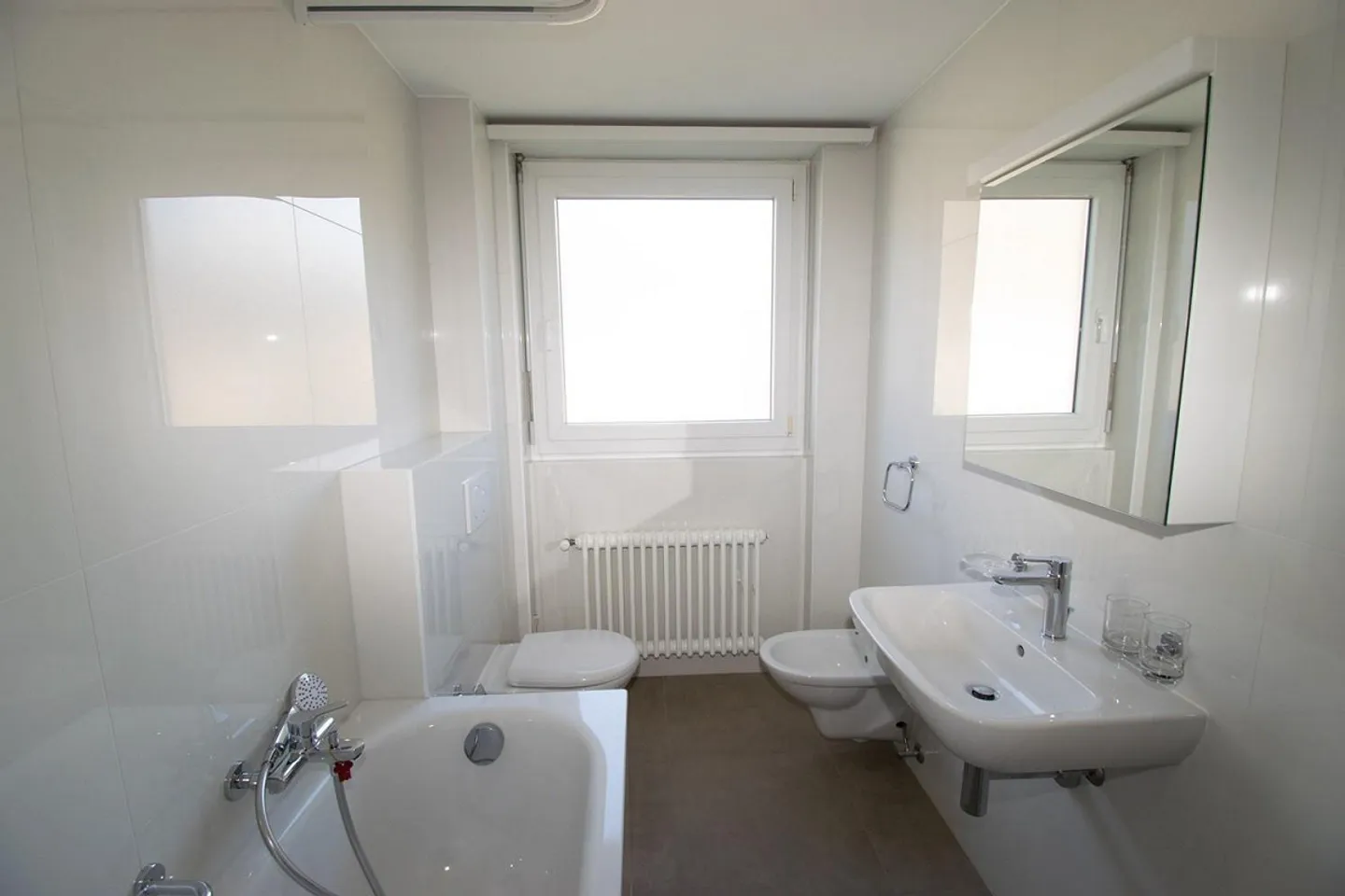 Première location après rénovation totale / Emplacement central - Photo 8 sur 13