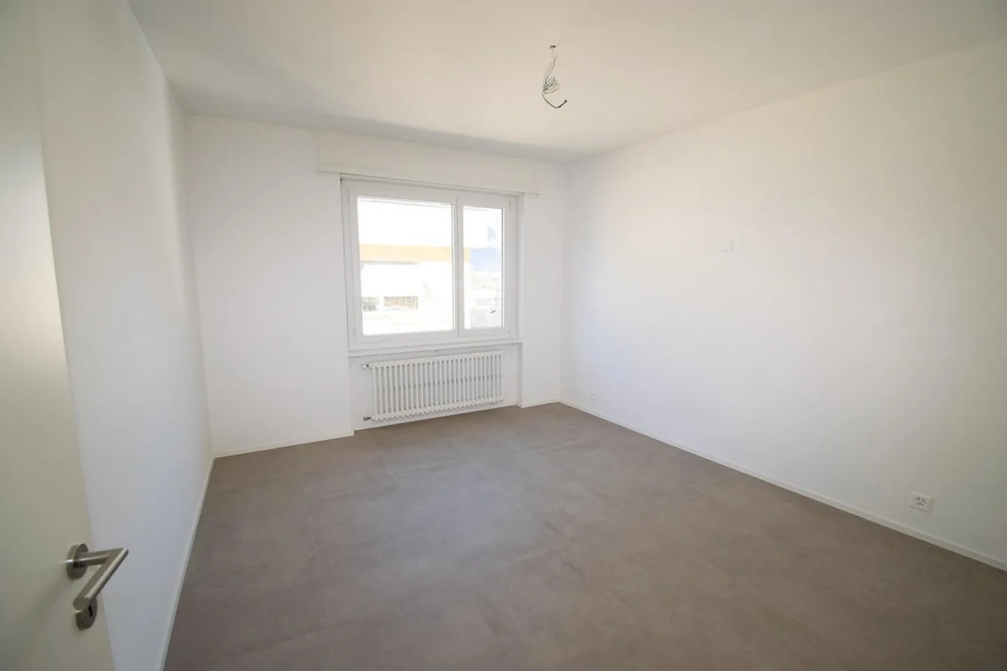 Première location après rénovation totale / Emplacement central - Photo 9 sur 13