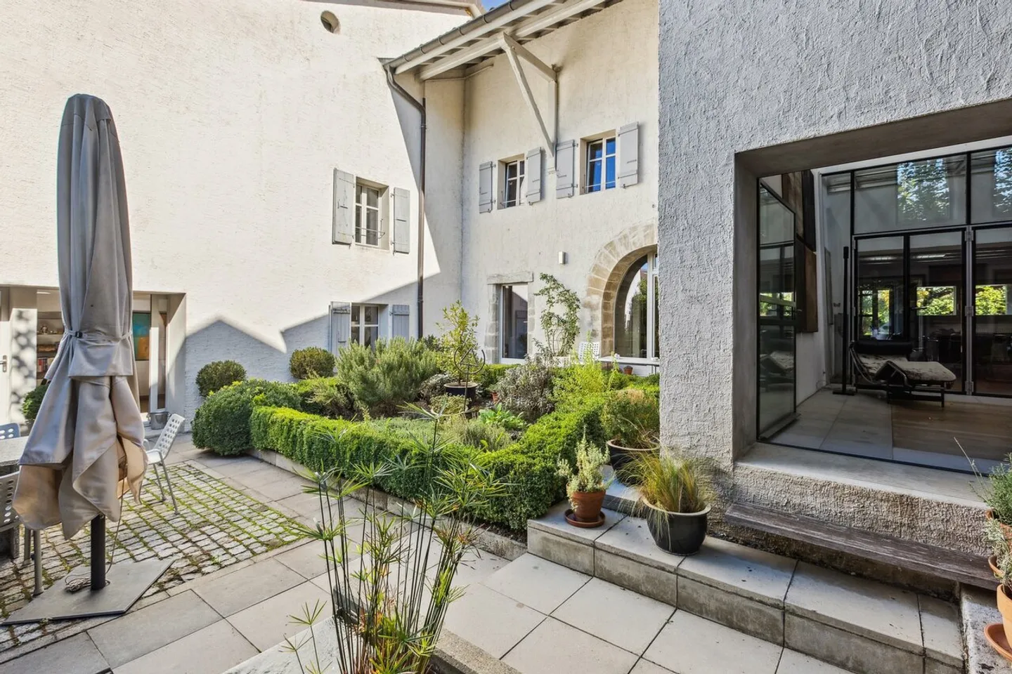 A Charming Property in Aire-la-Ville - Photo 3 of 15