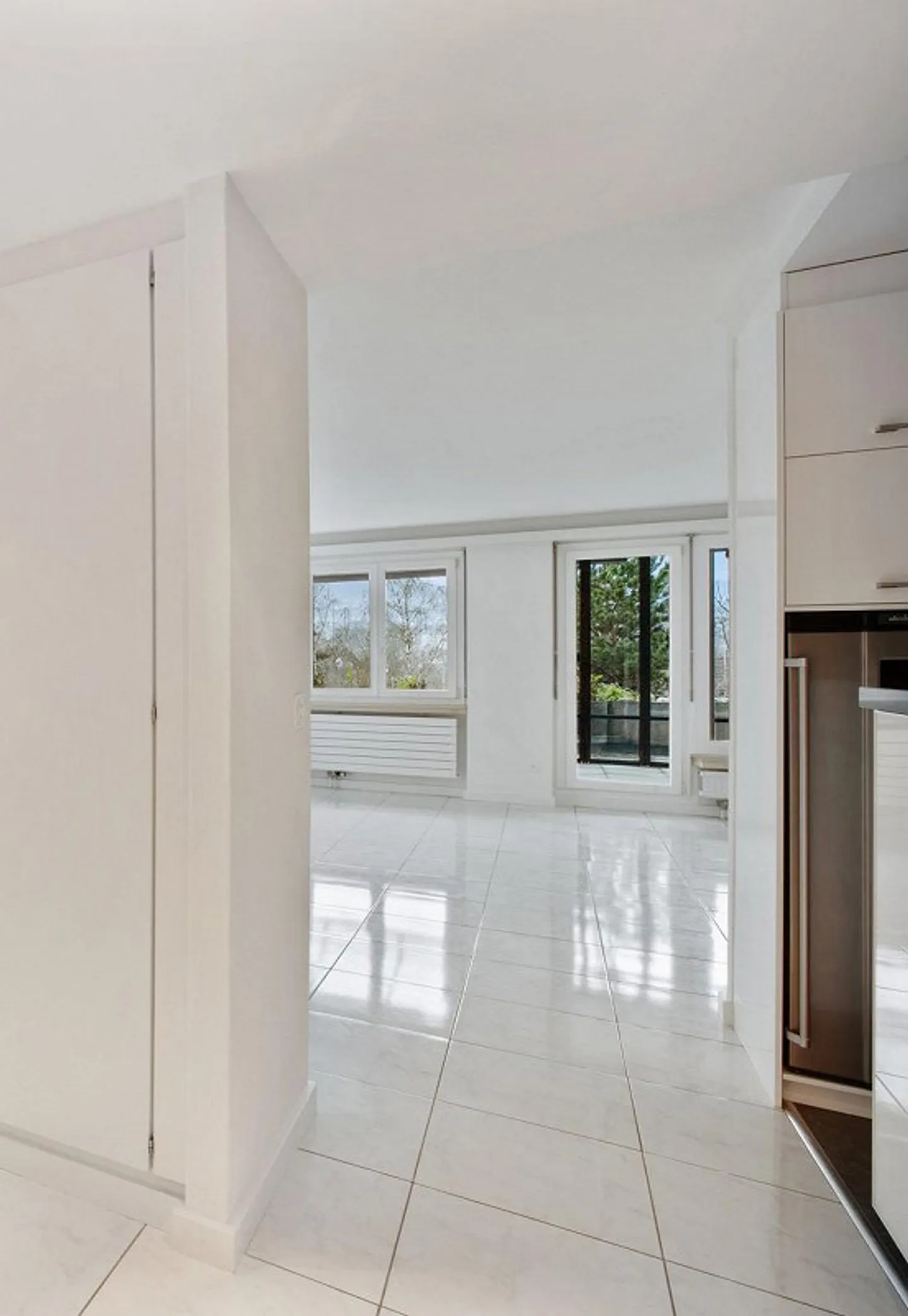 Generously living in southern sun and wide views - Photo 8 of 14