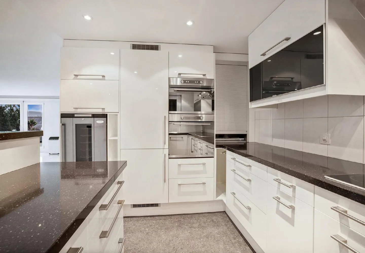 Generously living in southern sun and wide views - Photo 11 of 14