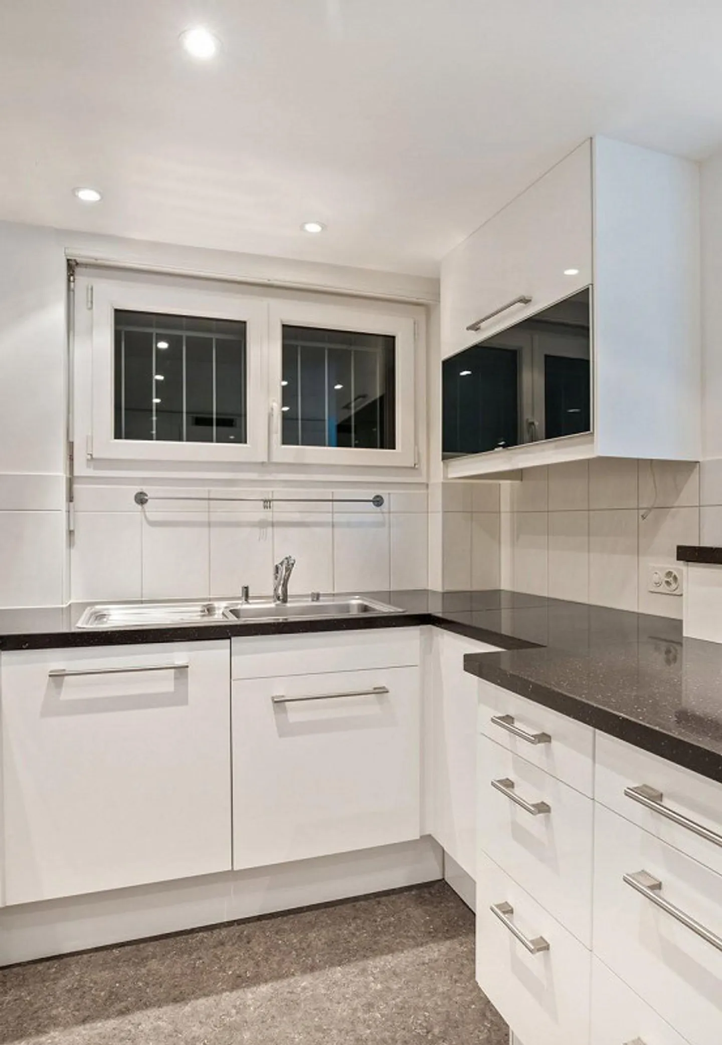 Generously living in southern sun and wide views - Photo 10 of 14