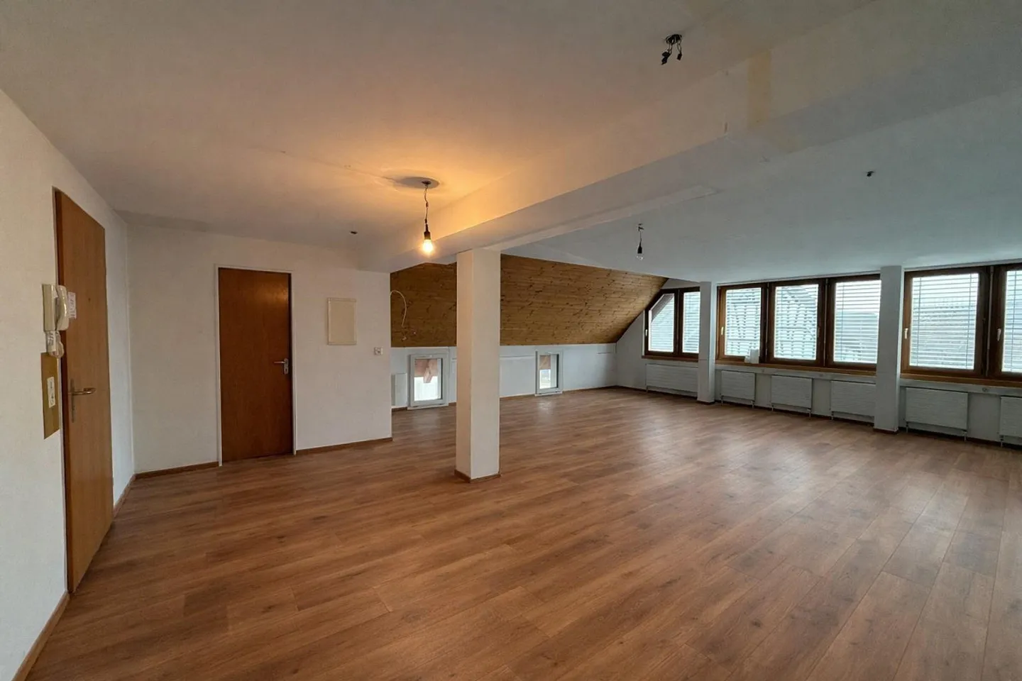Vielseitige Gewerbefläche in Spreitenbach - Foto 2 von 4