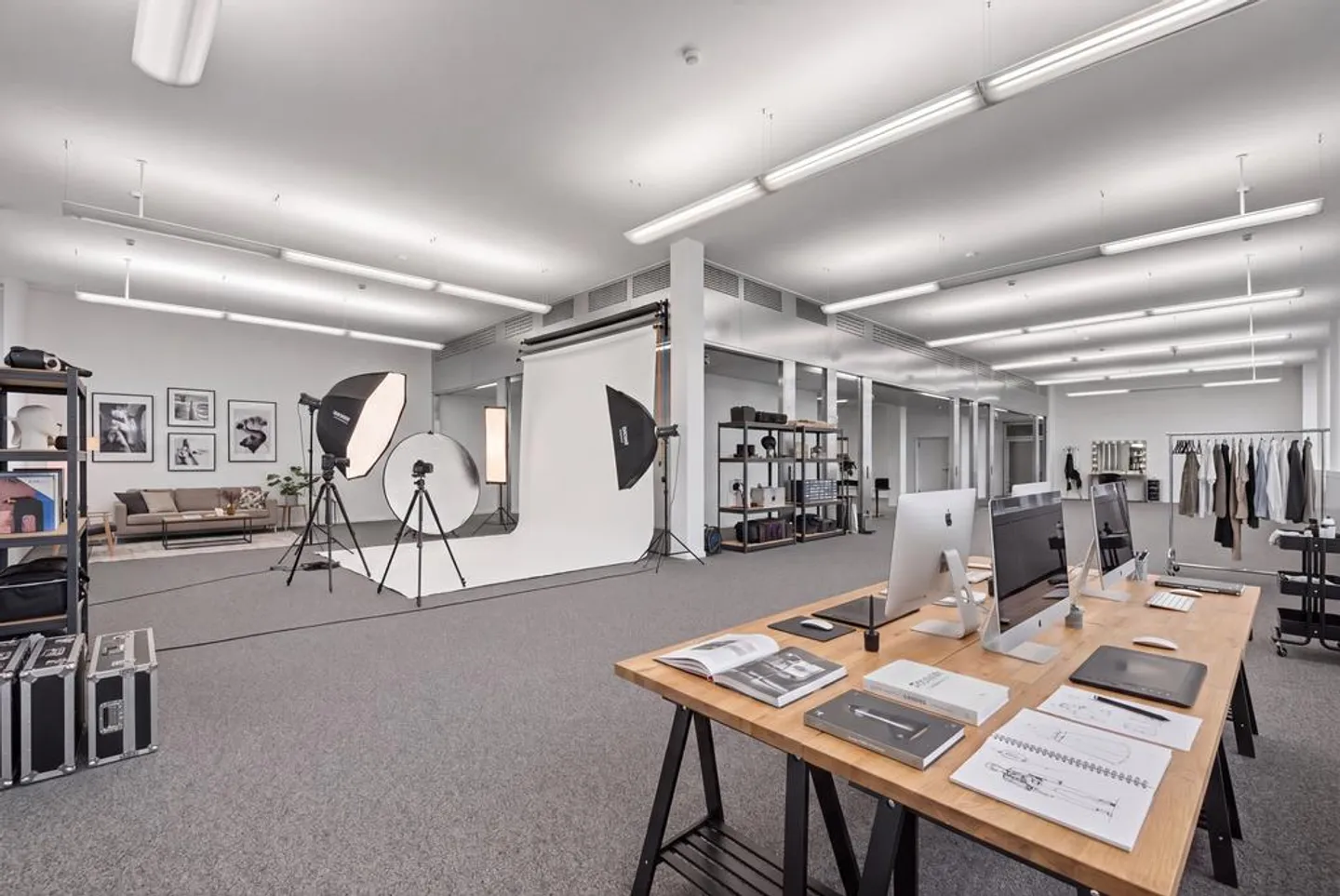 Moderno spazio ufficio/commerciale di 300 m2 in posizione privilegiata ad Adliswil - Foto 11 di 12